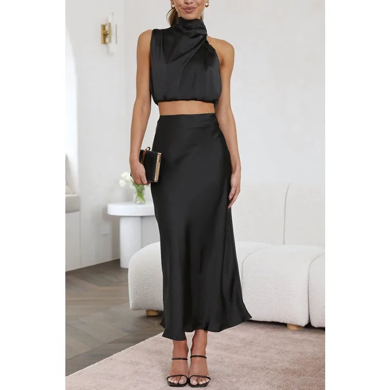 Conjunto Satínado Crop Top y Falda Larga de Tiro Alto