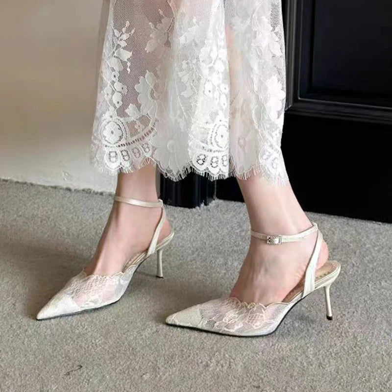 Sandalia de Malla con Tacón Slingback – Elegancia Verano