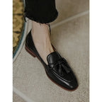 Mocasín Retro Británico con Borlas y Tacón Cuadrado Bajo – Casual Chic