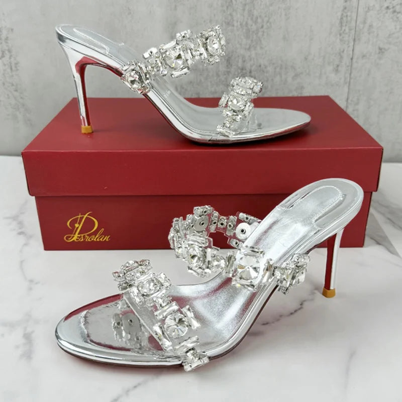 Sandalia Plateada con Diamantes – Tacón Alto Verano