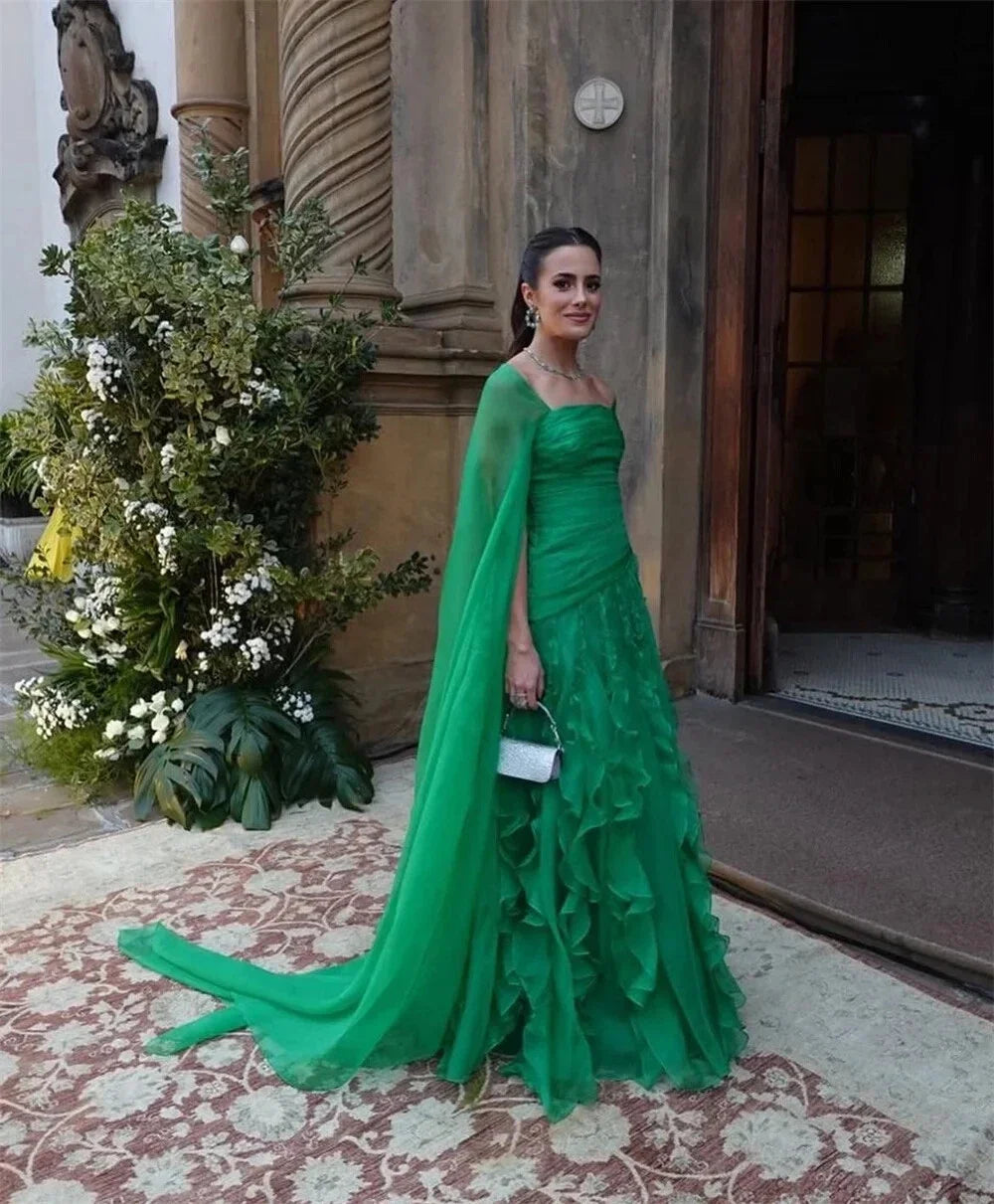 Vestido de Gala en Gasa con Chal Desmontable