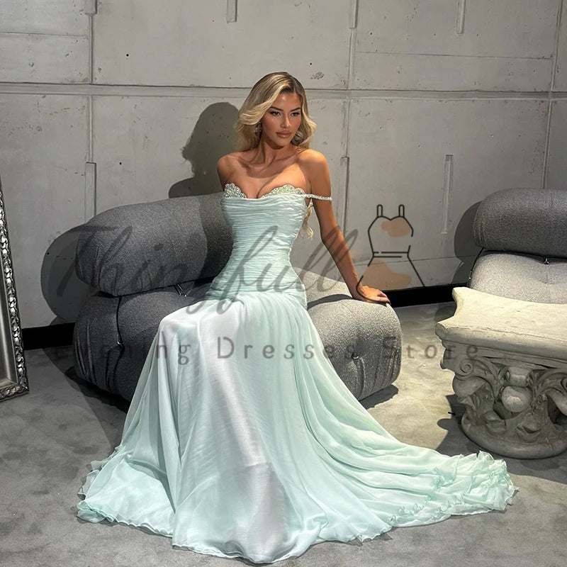 Vestido de Gala Corte A con Pedrería — Personalizable