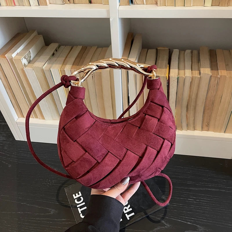 Bolso Media Luna Vino Tinto – Clutch Tejido Saddle