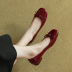 Zapato Plano Mary Jane de Charol con Lazo – Oficina y Día a Día