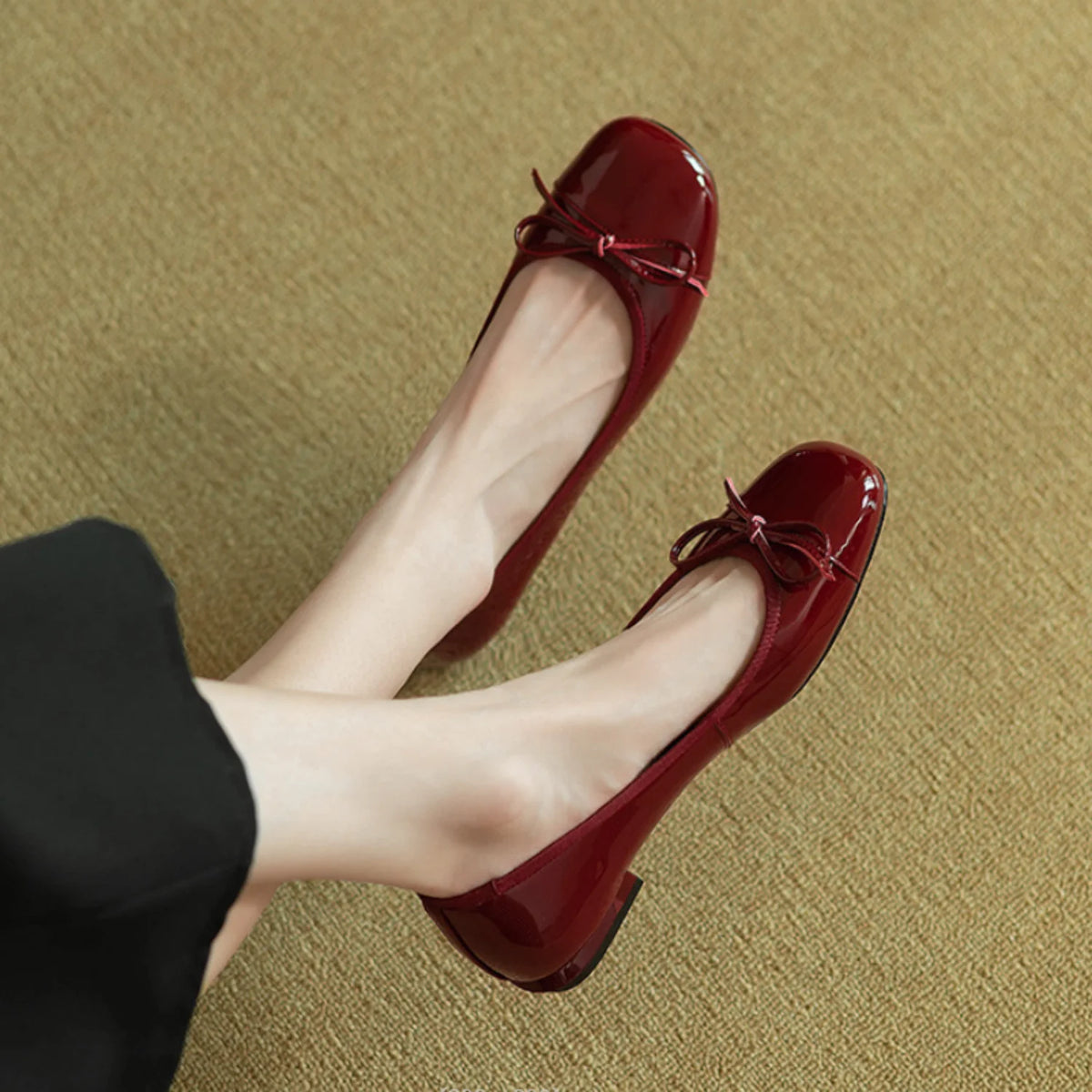 Zapato Plano Mary Jane de Charol con Lazo – Oficina y Día a Día