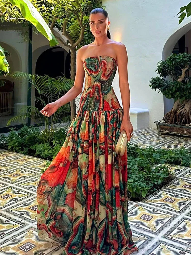 Vestido Largo Strapless con Pliegues Coloridos