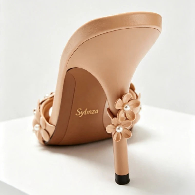 Mule de Tacón con Flores y Perlas – Noche Elegante