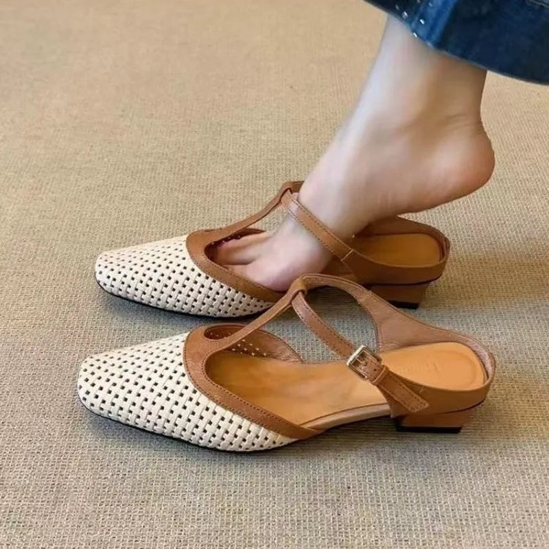 Sandalia Slingback de Tacón Medio – Mule Cuadrada Chic