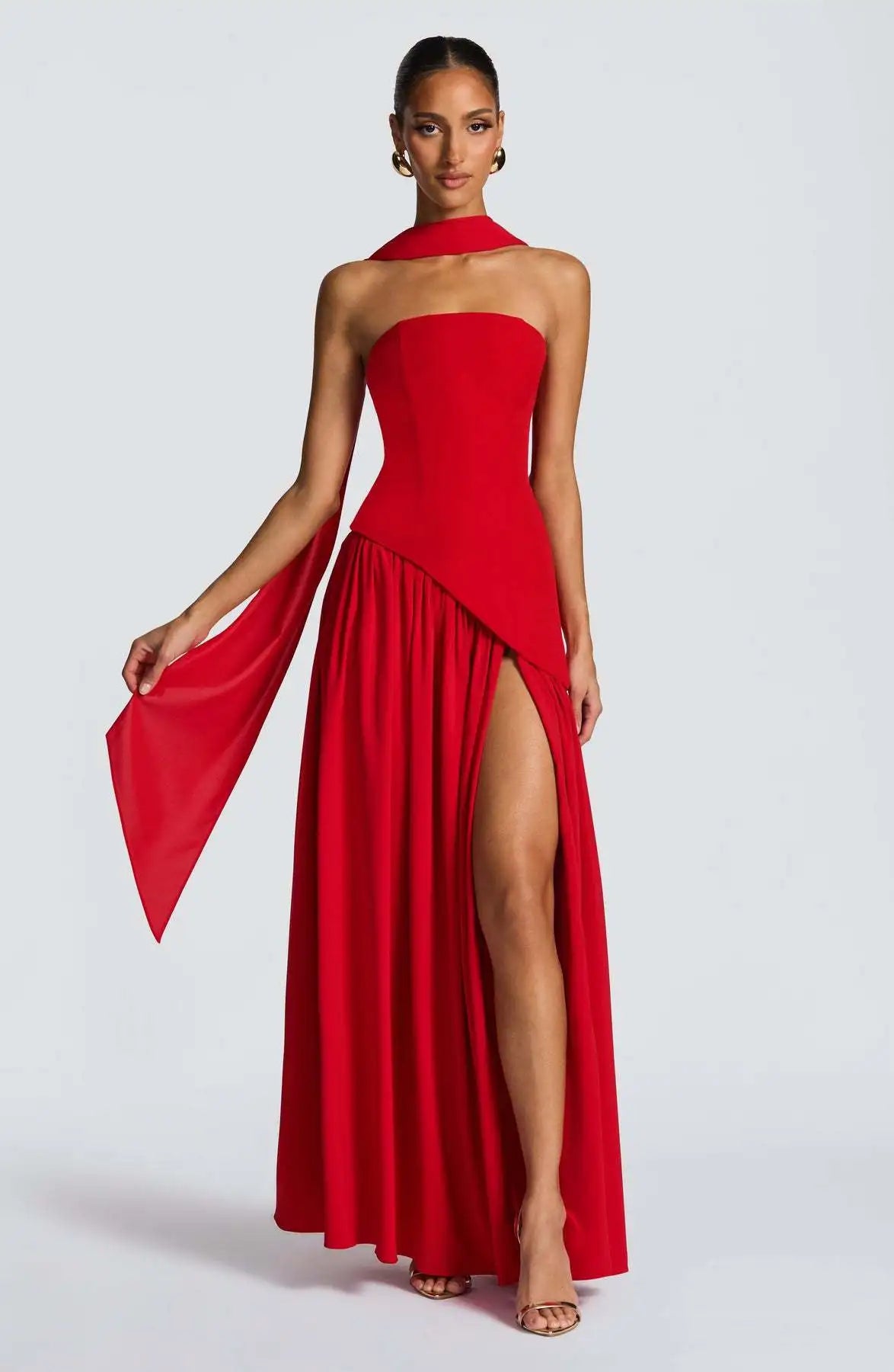 Vestido Largo Strapless con Abertura Lateral