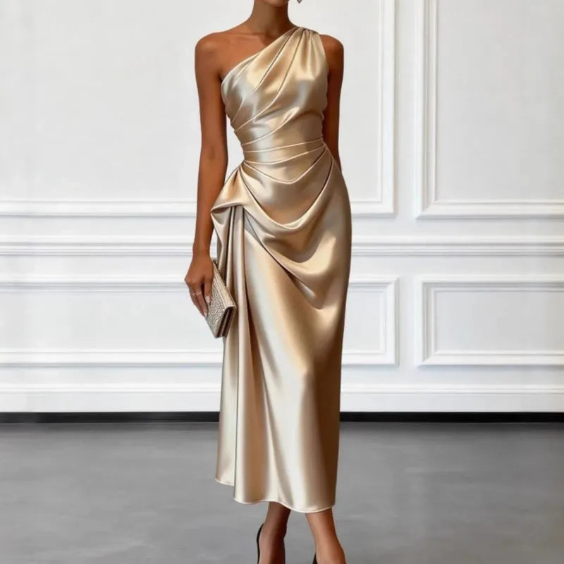 Vestido de Noche Satínado con Pliegues y Sin Mangas
