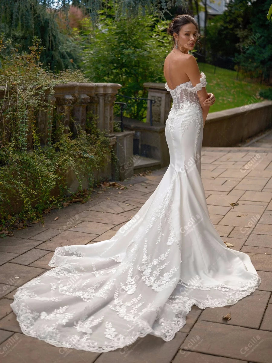 Vestido de Novia Satínado con Encaje y Hombros Descubiertos
