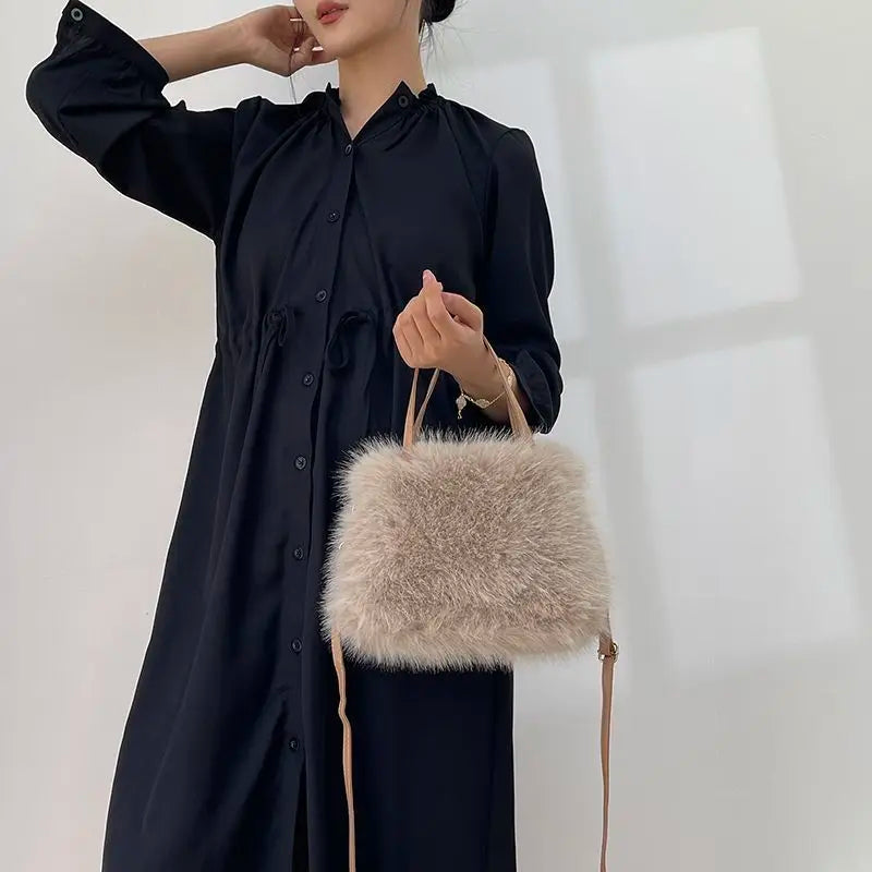 Bolso Esponjoso con Asa de Perla – Crossbody Casual Invierno