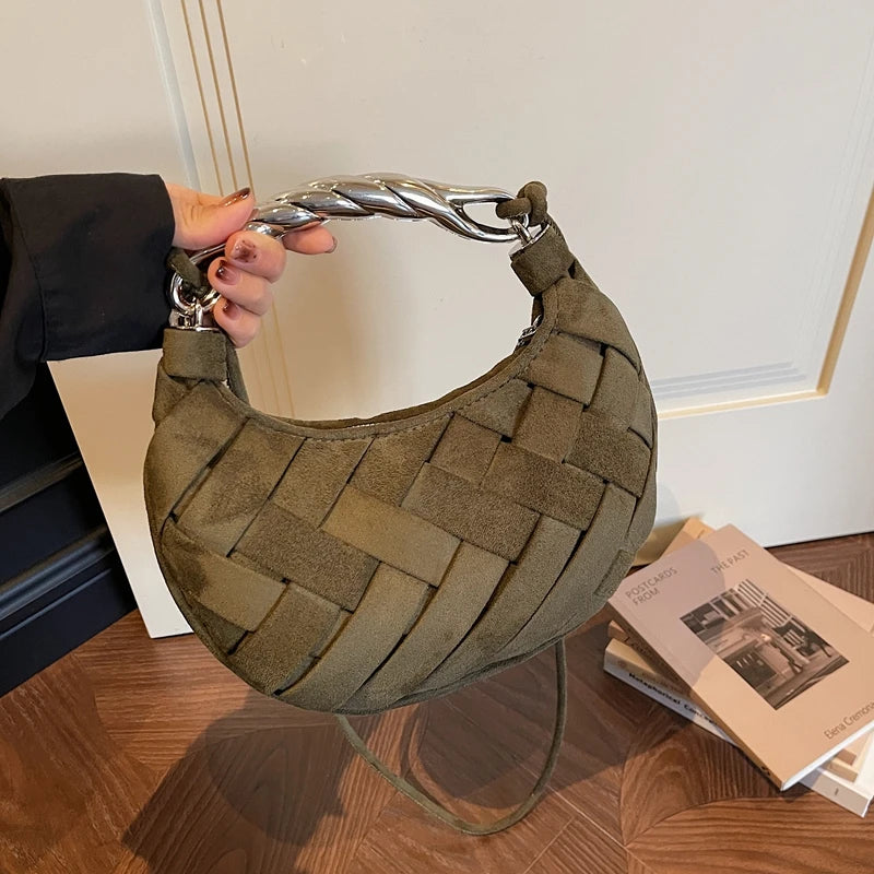 Bolso Media Luna Vino Tinto – Clutch Tejido Saddle