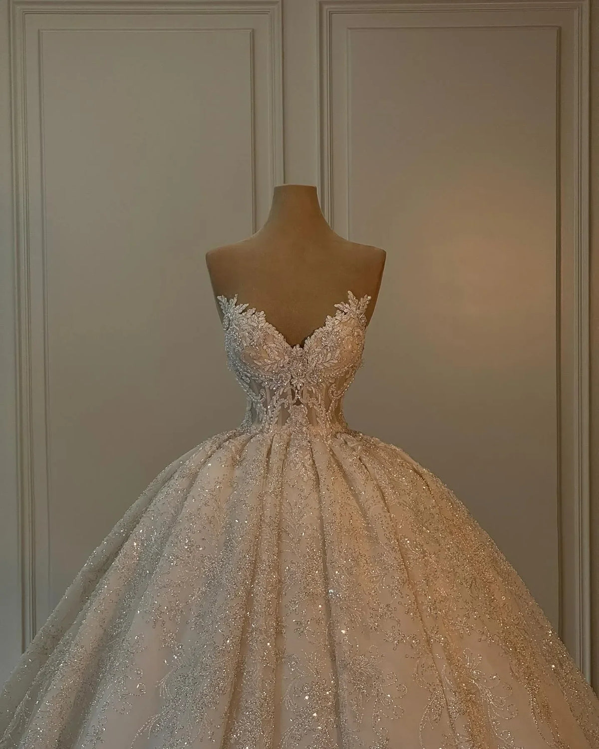 Vestido de Novia Princesa con Lentejuelas y Perlas — Personalizable