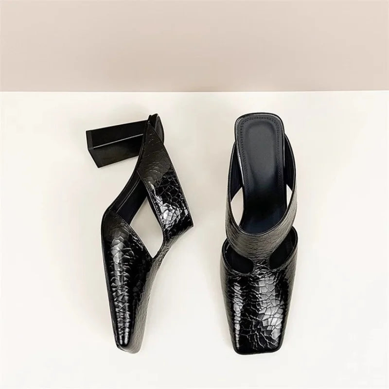 Sandalia Mule de Puntera Fina – Tacón Alto Verano