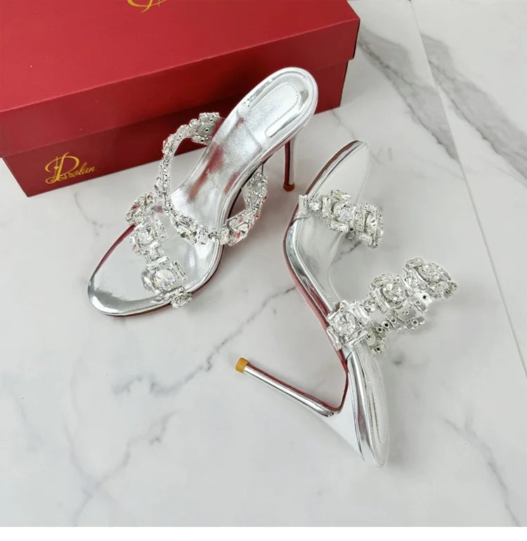 Sandalia Plateada con Diamantes – Tacón Alto Verano