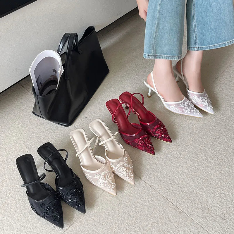 Sandalia Slingback Bordada con Flor – Tacón Fino Boda
