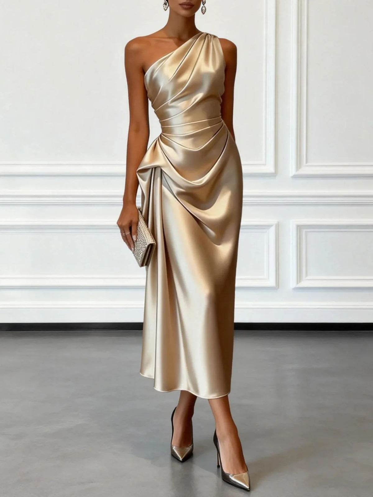 Vestido de Noche Satínado con Pliegues y Sin Mangas