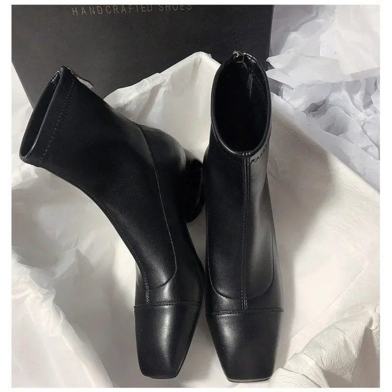 Bota Media Pierna de Puntera Cuadrada – Tacón Medio Office Lady