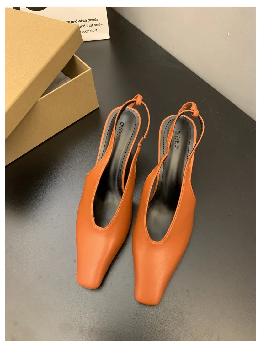 Sandalia Pump de Puntera Cuadrada – Tacón Fino Fiesta