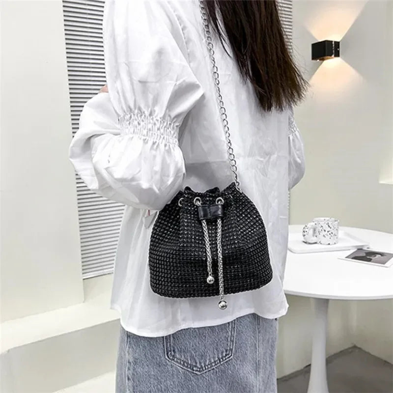 Bolso Cubo Drawstring con Rhinestones – Crossbody Multicolor