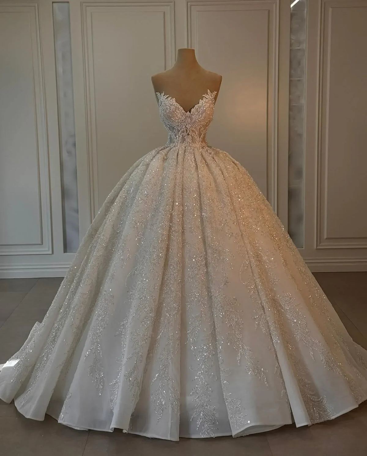 Vestido de Novia Princesa con Lentejuelas y Perlas — Personalizable