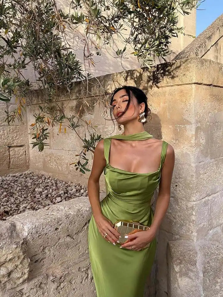 Vestido Maxi Satinado con Lazo y Espalda Descubierta