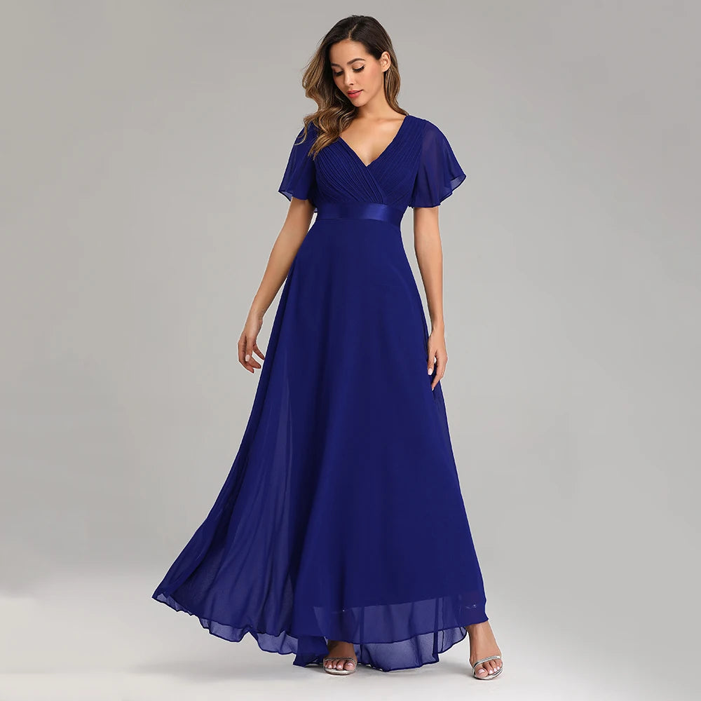 Vestido de Noche en Gasa con Volantes — Escote V Elegante