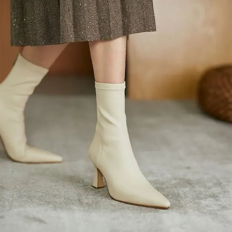 Botín Chelsea de Tacón Fino con Plataforma – Slip-On Leisure