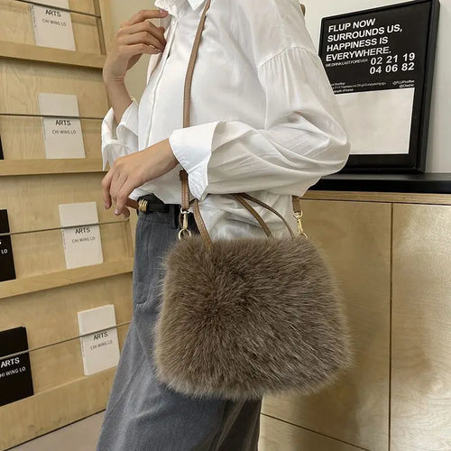 Bolso Esponjoso con Asa de Perla – Crossbody Casual Invierno