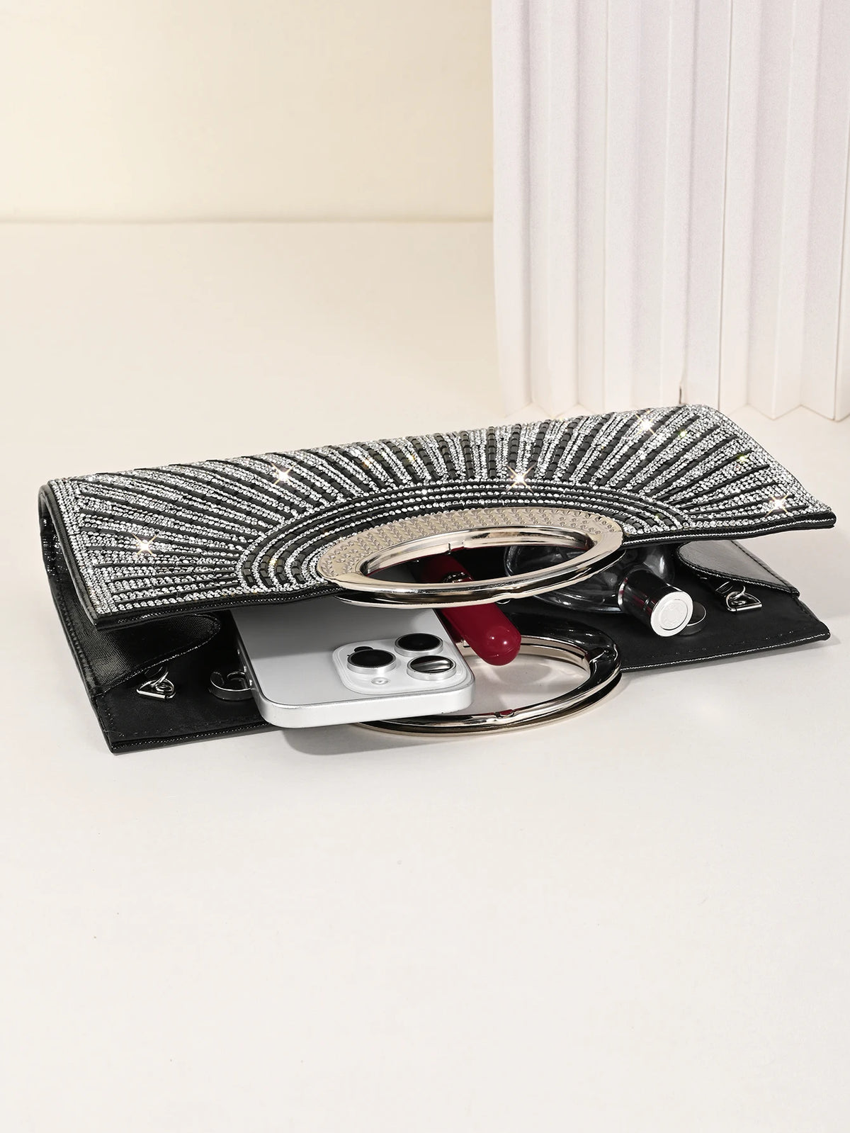 Clutch Retro with Large Ring – Bridal Dinner Bag