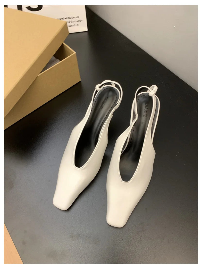 Sandalia Pump de Puntera Cuadrada – Tacón Fino Fiesta