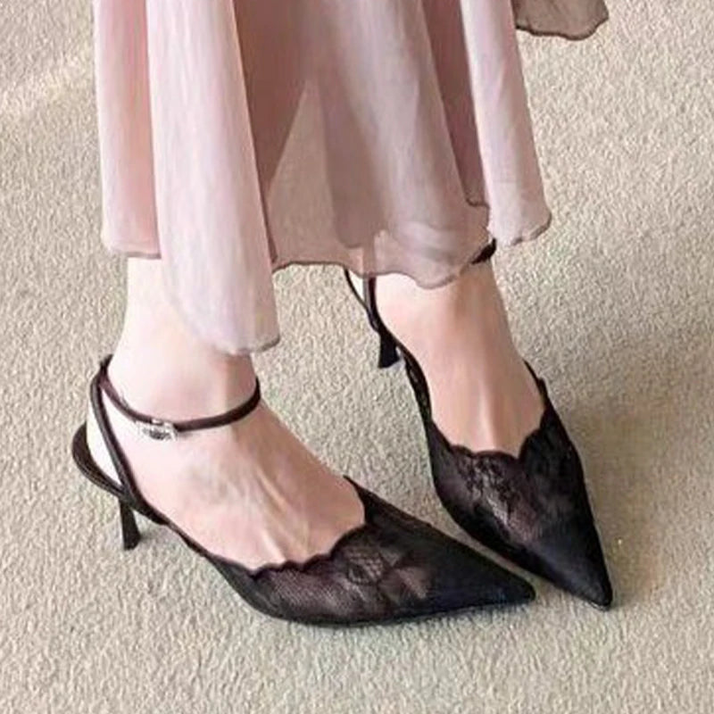 Sandalia de Malla con Tacón Slingback – Elegancia Verano