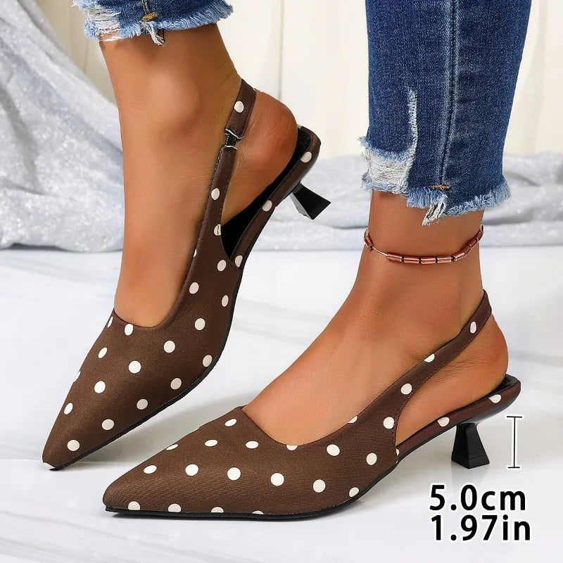 Sandalia Mule de Puntera Fina – Lunares Elegantes Tacón Alto