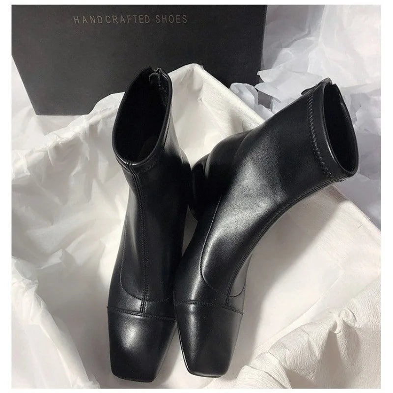 Bota Media Pierna de Puntera Cuadrada – Tacón Medio Office Lady