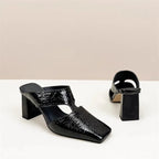 Sandalia Mule de Puntera Fina – Tacón Alto Verano