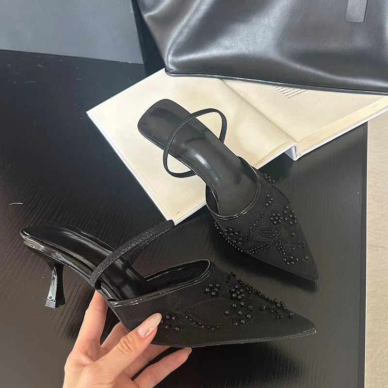 Sandalia Slingback Bordada con Flor – Tacón Fino Boda
