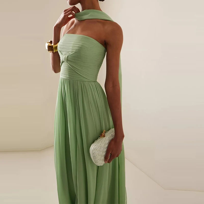 Vestido Largo Drapeado con Gran Vuelo y Espalda Descubierta