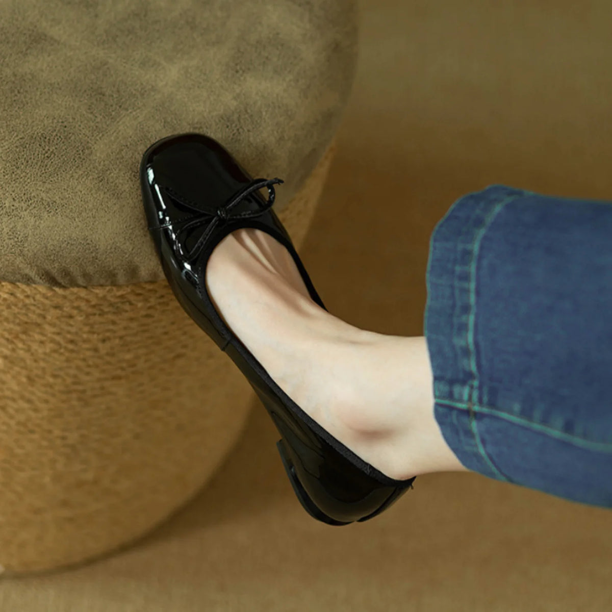 Zapato Plano Mary Jane de Charol con Lazo – Oficina y Día a Día