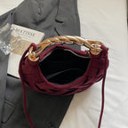 Bolso Media Luna Vino Tinto – Clutch Tejido Saddle