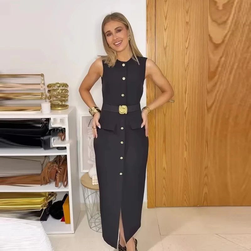 Vestido Midi Negro sin Mangas con Cinturón y Botones — Moda de Oficina 2025